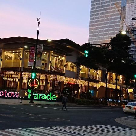 One Uptown Opposite Of Grandhyatt Hotel Manila Taguig City Ngoại thất bức ảnh