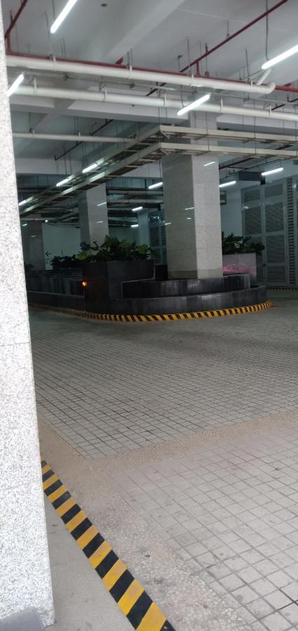 One Uptown Opposite Of Grandhyatt Hotel Manila Taguig City Ngoại thất bức ảnh