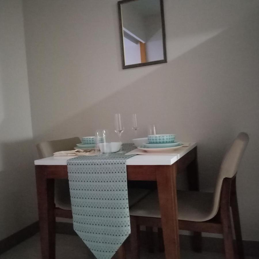 One Uptown Opposite Of Grandhyatt Hotel Manila Taguig City Ngoại thất bức ảnh