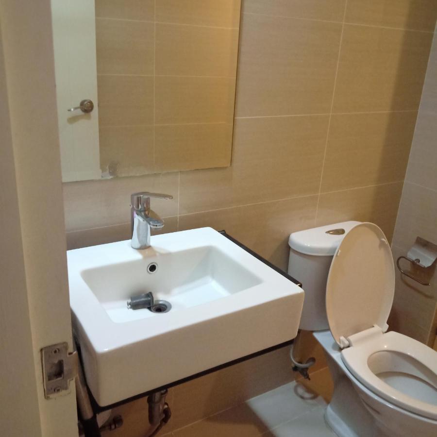 One Uptown Opposite Of Grandhyatt Hotel Manila Taguig City Ngoại thất bức ảnh